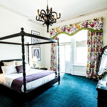 Largs Pier Hotel Adelaide Room photo
